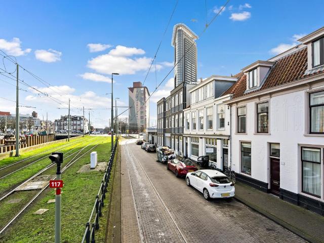 Geschakelde Woning te koop in Rivierenbuurt, Den Haag