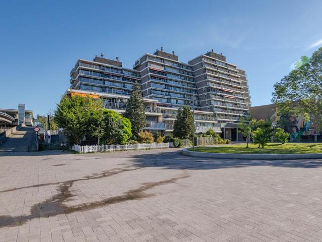 Appartement te koop in Rotterdam, Zuidplein