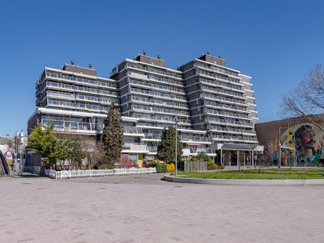 Appartement te koop in Rotterdam, Zuidplein