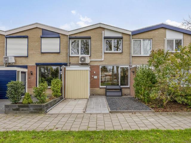 Eengezinswoning te koop in Puttershoek, Zuid Holland