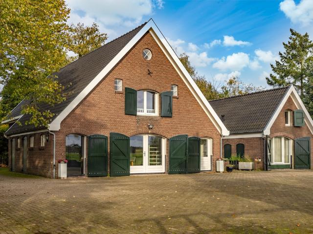 Woonboerderij te koop in Klarenbeek, Gelderland
