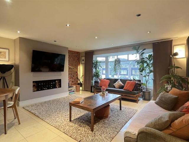 Apartment for rent in London Borough of Sutton, Greater London