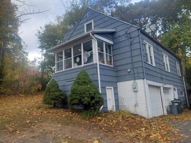 House for sale in Plymouth, Connecticut