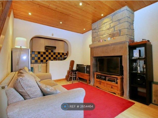House for rent in Armitage Bridge, West Yorkshire