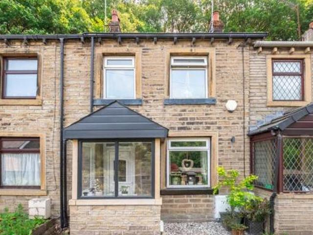 House for sale in Huddersfield, West Yorkshire