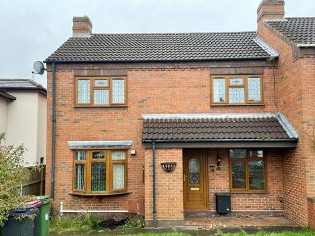 House for sale in Gun Hill, Warwickshire