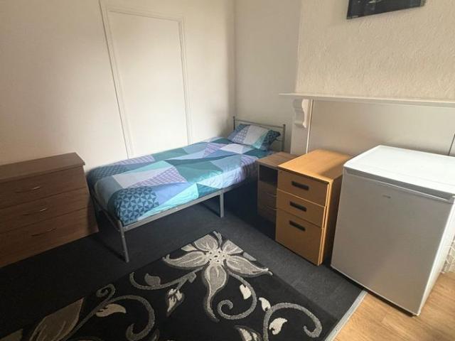 Studio for rent in Wednesbury, West Midlands