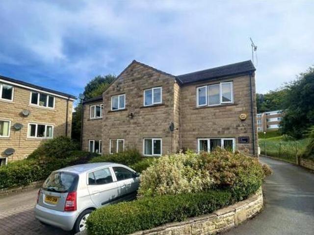 House for sale in Huddersfield, West Yorkshire