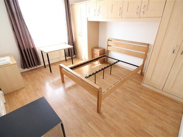 Studio for rent in London Borough of Hounslow, Cat Hill
