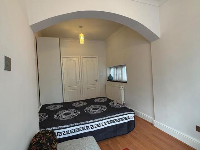 Studio for rent in London Borough of Hounslow, Spring Grove