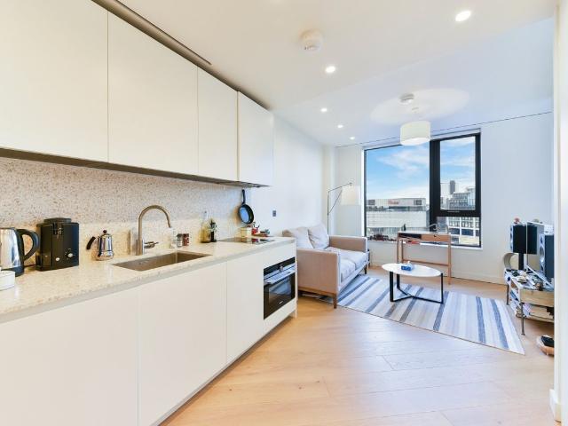 Studio for rent in Shepherd's Bush, Greater London