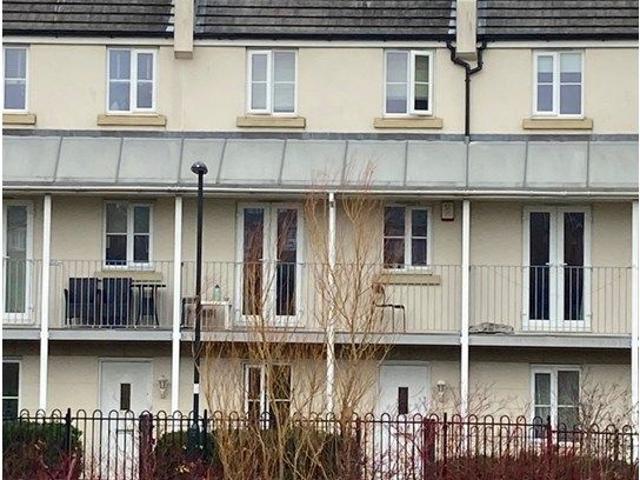 House for rent in Stoke Park, Cheswick