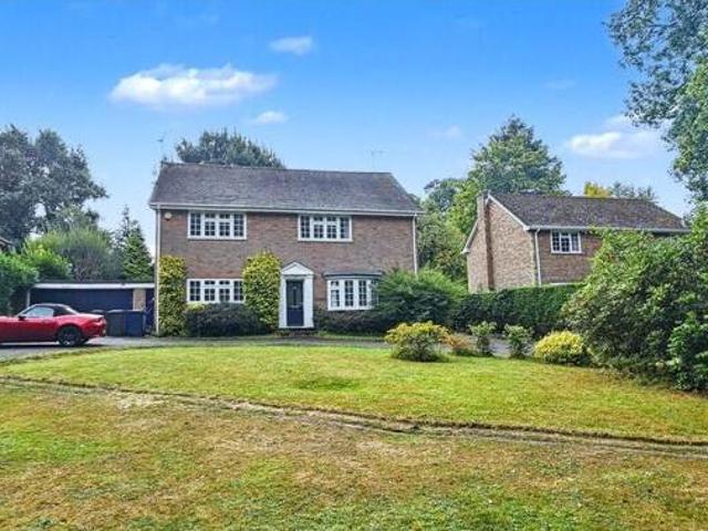 House for sale in Fole, Surrey