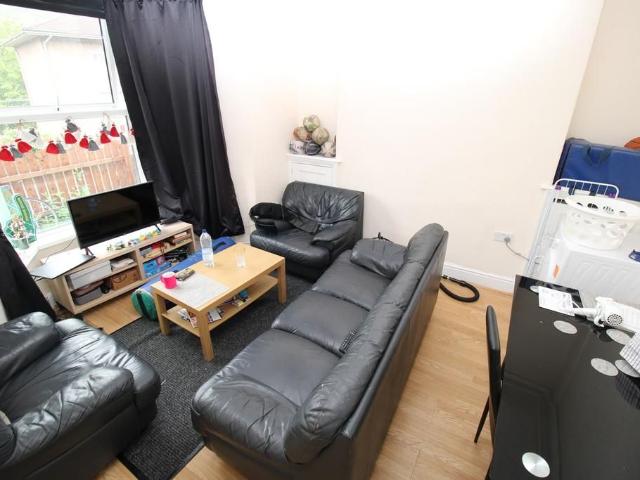 Room for rent in Pontypridd, Wales