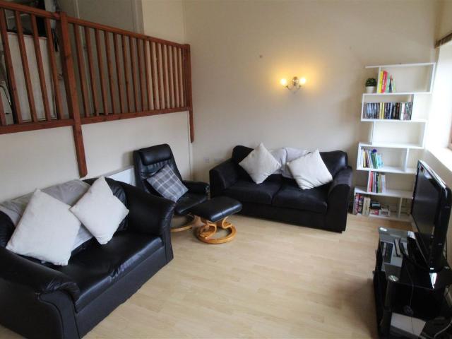 House for rent in Pontypridd, Wales