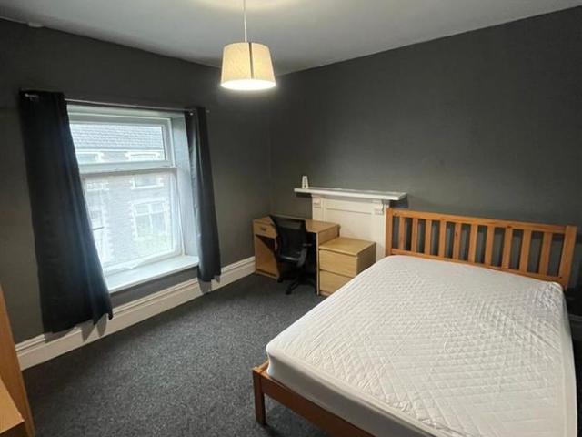 Room for rent in Pontypridd, Wales
