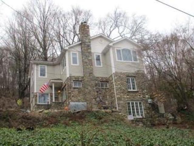 House for sale in Jefferson Valley