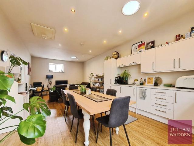 Apartment for rent in Whitfield, Charlesworth