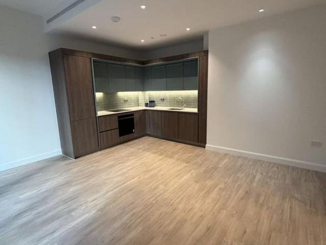 Apartment for rent in Kennington, Greater London