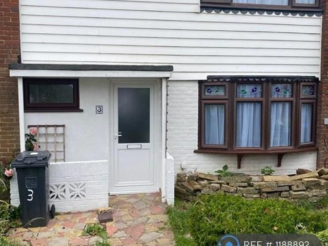 House for rent in Fishersgate, West Sussex