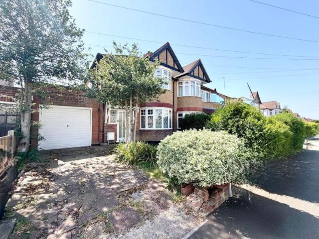 Apartment for rent in Lane, Greater London