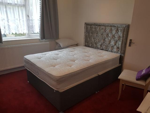 Room for rent in Lane, Greater London