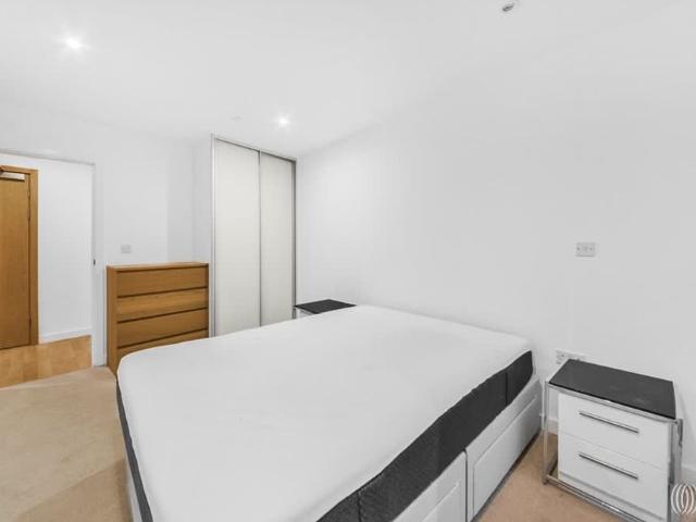 Apartment for rent in Woodberry Grove Estate, Cat Hill