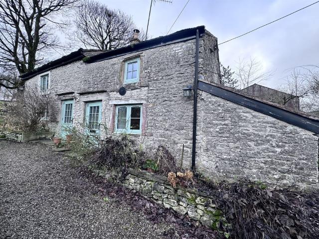 House for rent in Charlesworth, East Midlands