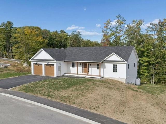 House for sale in Standish, Cumberland County