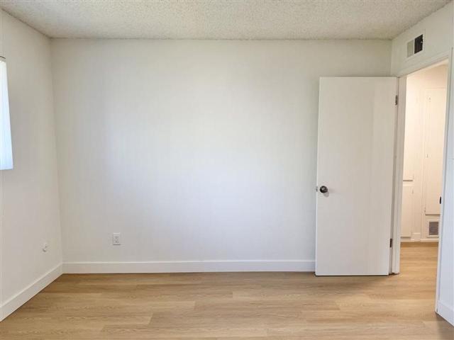 Apartment for rent in Garden Grove, California