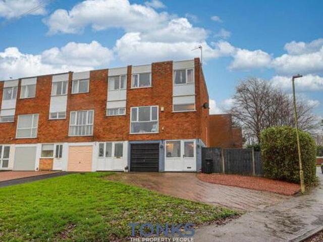 House for sale in Halesowen, West Midlands