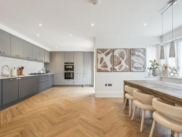 Apartment for rent in Beaconsfield and Chepping Wye Community Board, Knotty Green