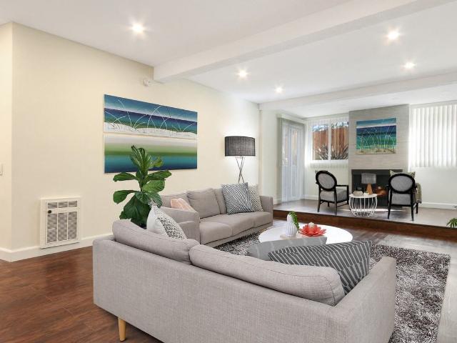 Apartment for rent in Canoga Park, California