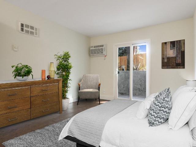 Apartment for rent in Canoga Park, California