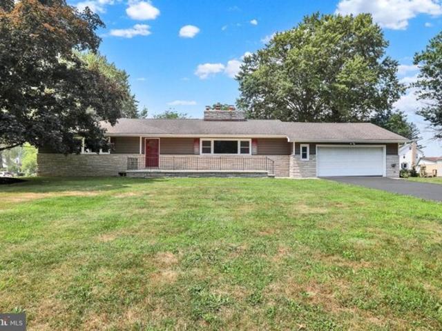 House for sale in Windsor, New Jersey