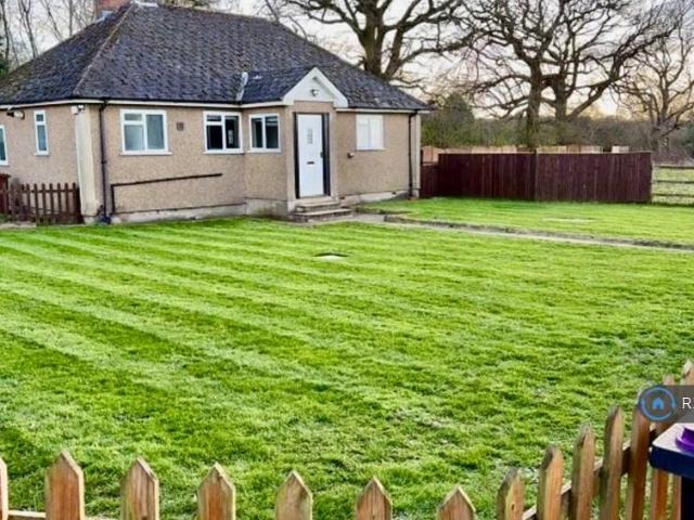 House for rent in Bayford, Colliers End