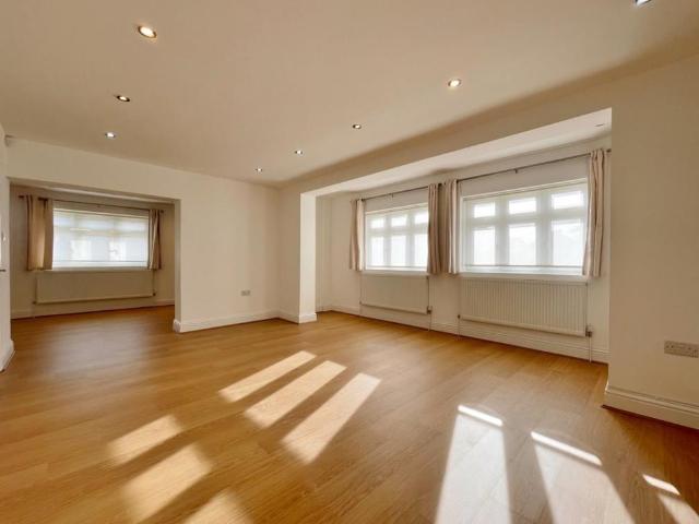 House for rent in Mill Hill, Greater London