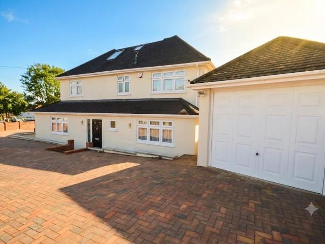 House for rent in Mill Hill, Greater London