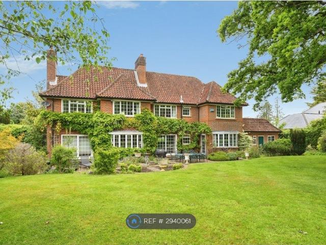 House for rent in The Wells, Surrey