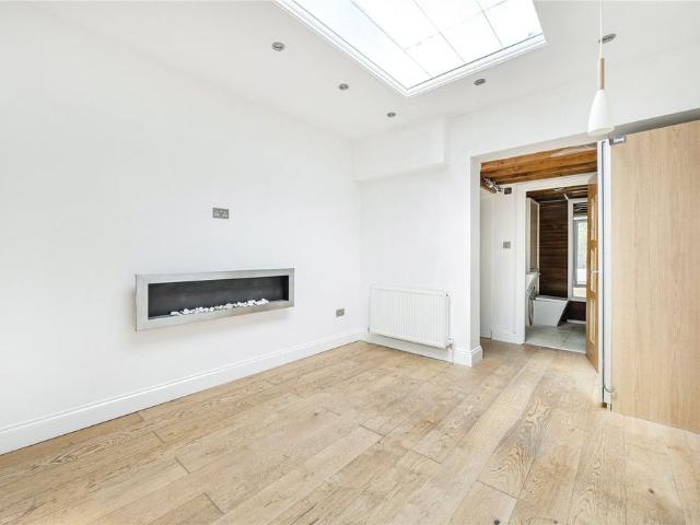 House for rent in Woodcote, Epsom