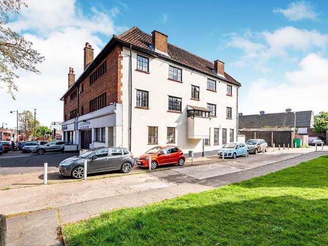 Apartment for rent in London Borough of Sutton, Greater London