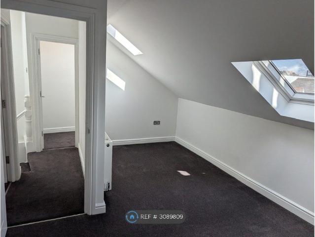 Apartment for rent in London Borough of Sutton, Greater London