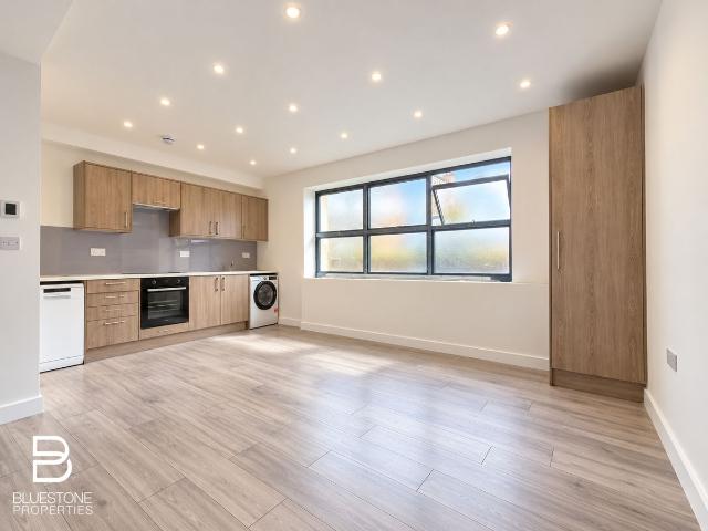 Studio for rent in London Borough of Sutton, Greater London