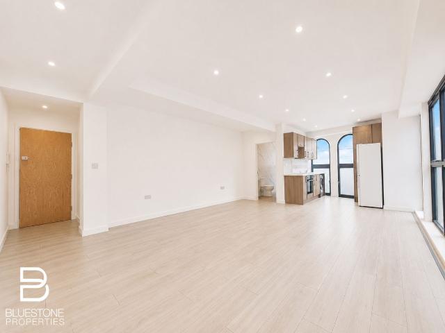 Studio for rent in London Borough of Sutton, Greater London