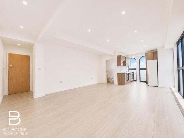 Apartment for rent in London Borough of Sutton, Greater London