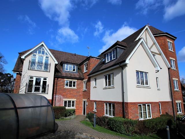 Apartment for rent in London Borough of Croydon, Purley