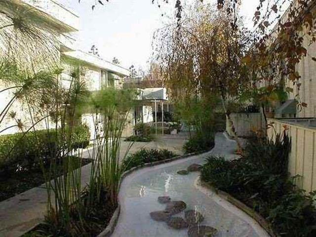 Apartment for rent in Downey, California