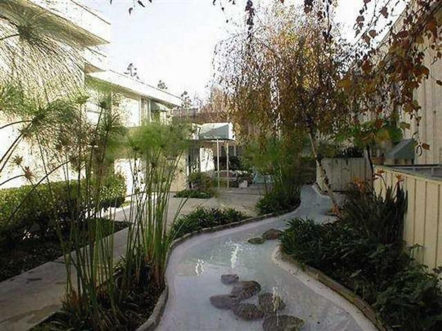 Apartment for rent in Downey, California