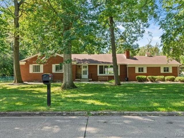 House for sale in Grosse Ile