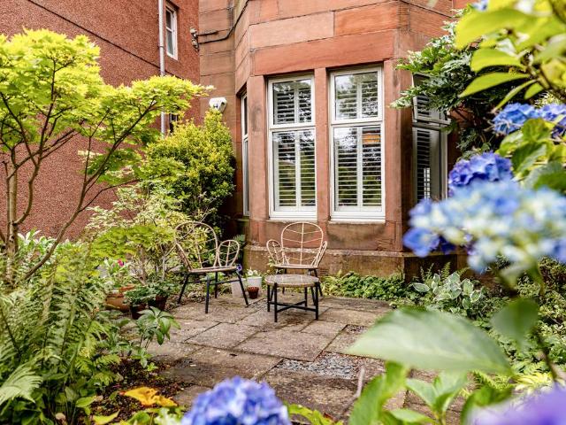 Apartment for rent in Broomhill, Scotland